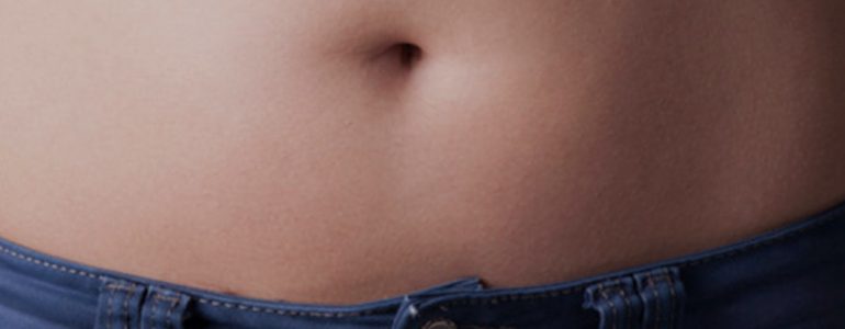 Quais são as principais causas da distensão abdominal?